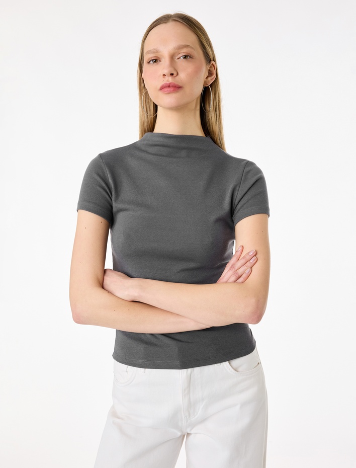  Modal Karışımlı Slim Fit Kısa Kollu Dik Yaka Tişört