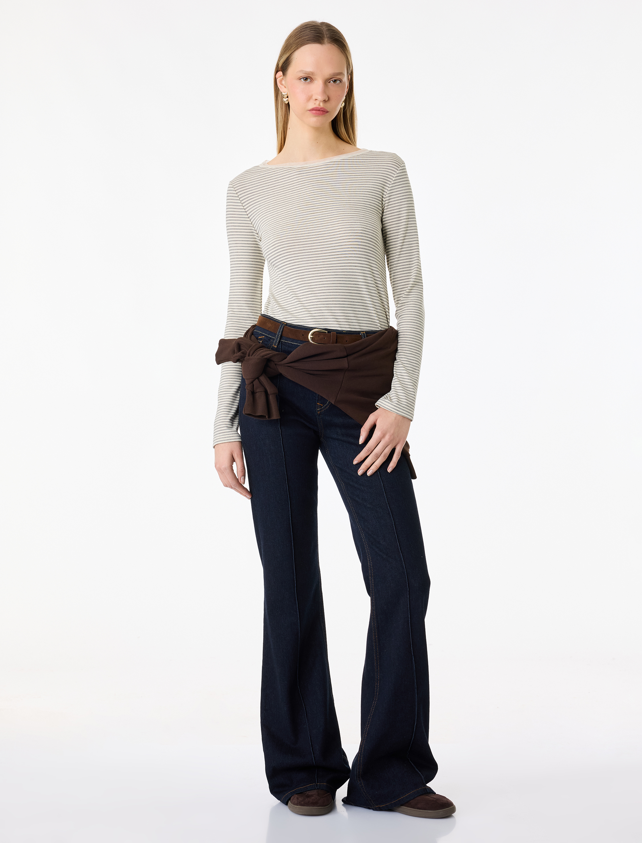   Dantel Detaylı Viskon Karışımlı Kayık Yaka Uzun Kollu Tişört