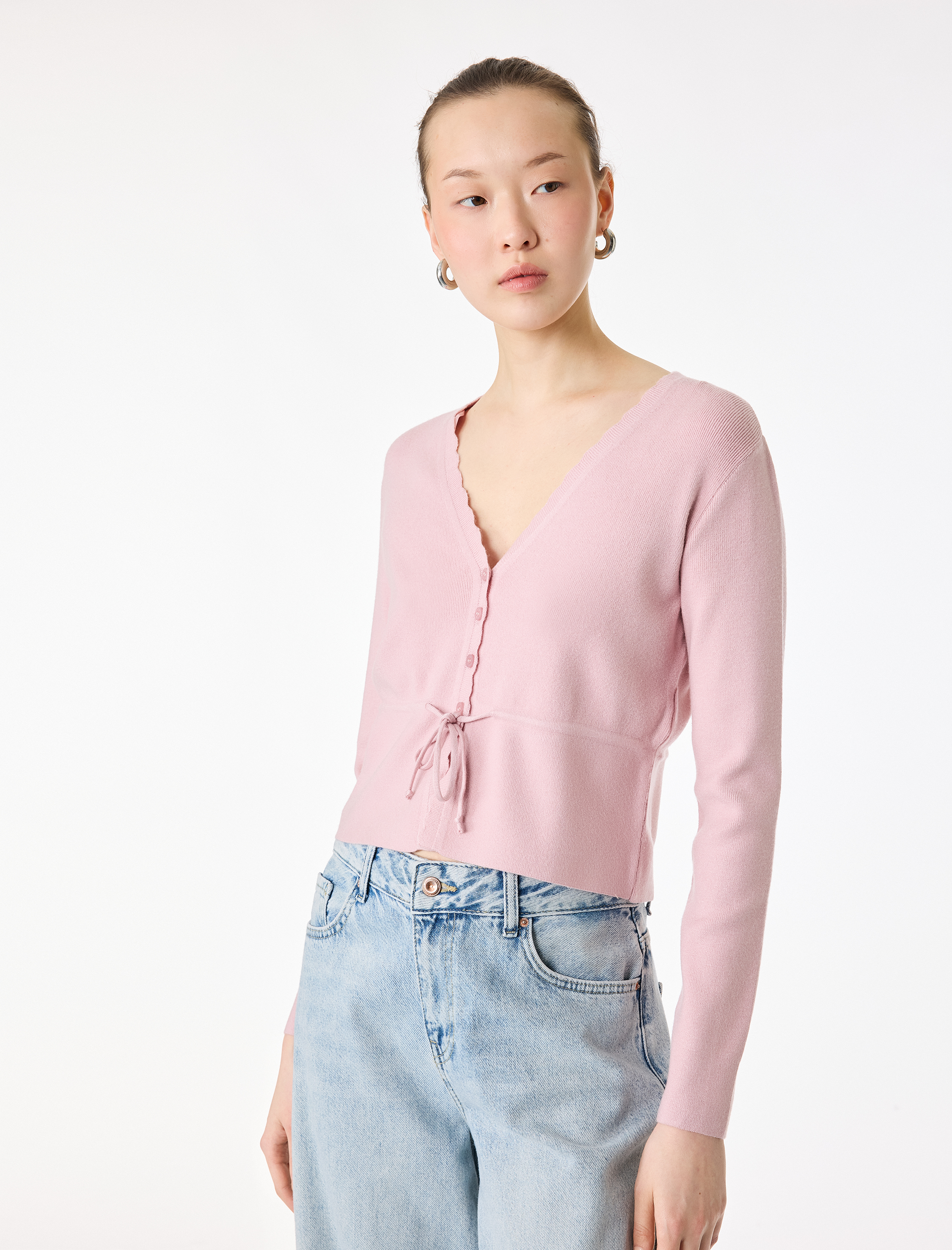   Uzun Kollu Beli Bağcıklı Düğmeli V Yaka Triko Hırka