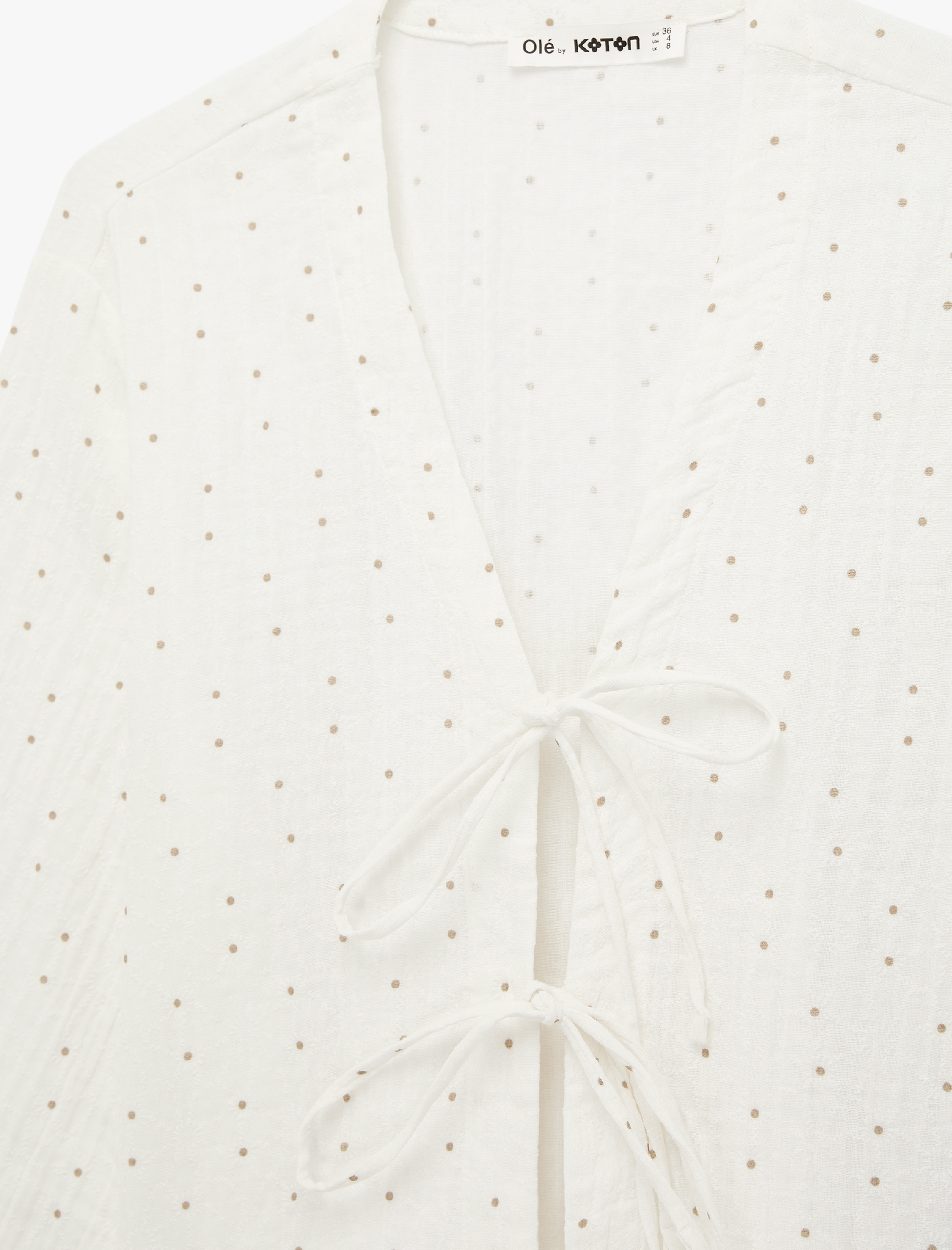   Pamuklu Uzun Kollu V Yaka Bağlamalı Fiyonk Detaylı Bluz