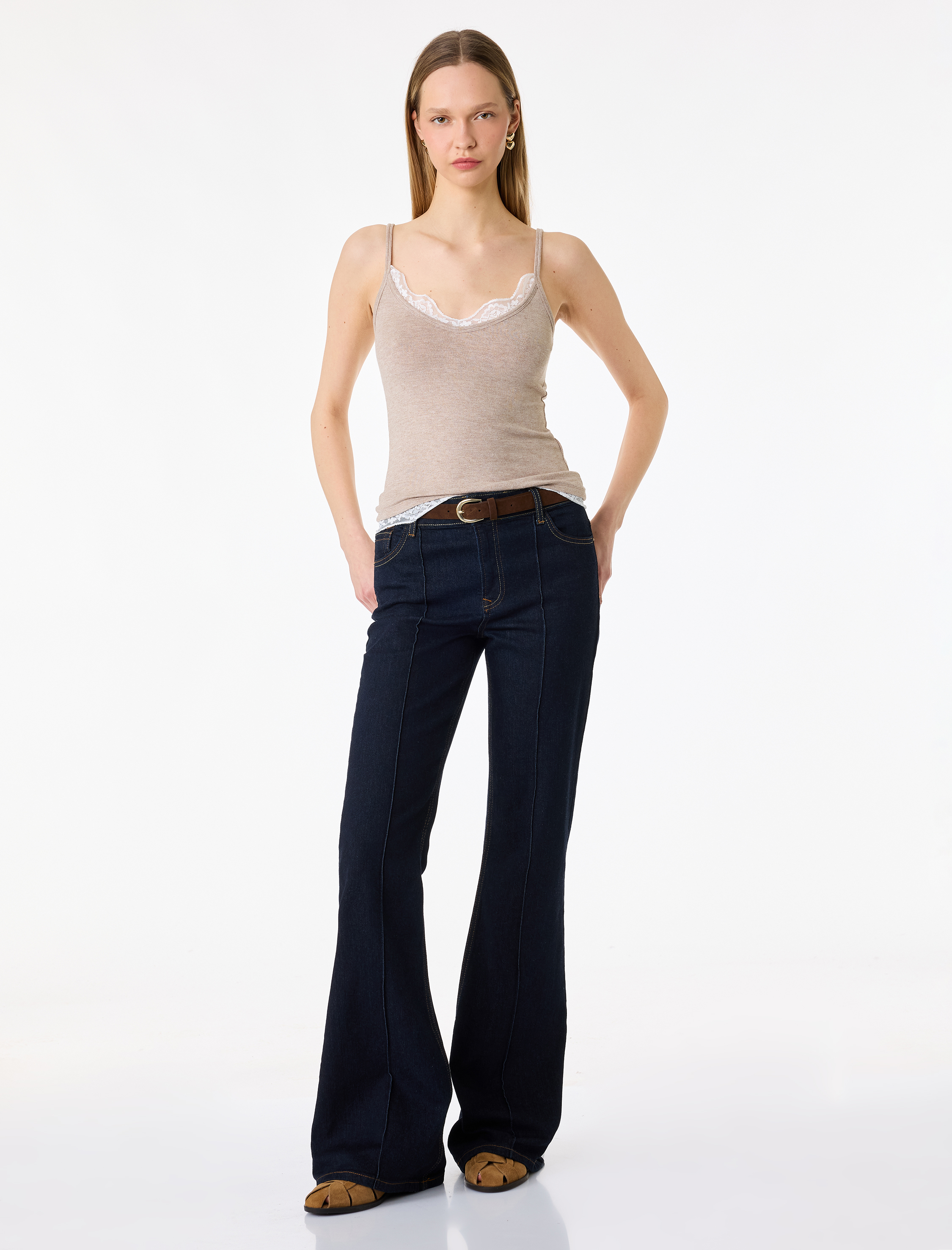   Dantel Detaylı Viskon Kolsuz Slim Fit İnce Askılı Atlet