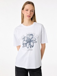 Çiçek Baskılı Rahat Kalıp Kısa Kollu Bisiklet Yaka Pamuklu Tişört