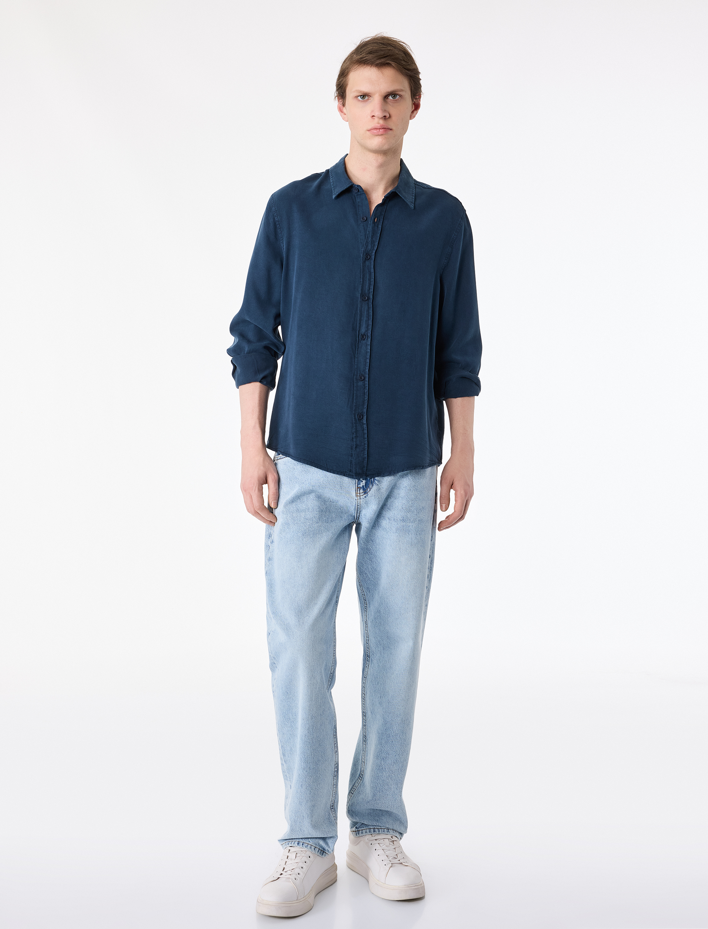   Regular Fit Düğmeli Uzun Kollu Klasik Yaka Gömlek