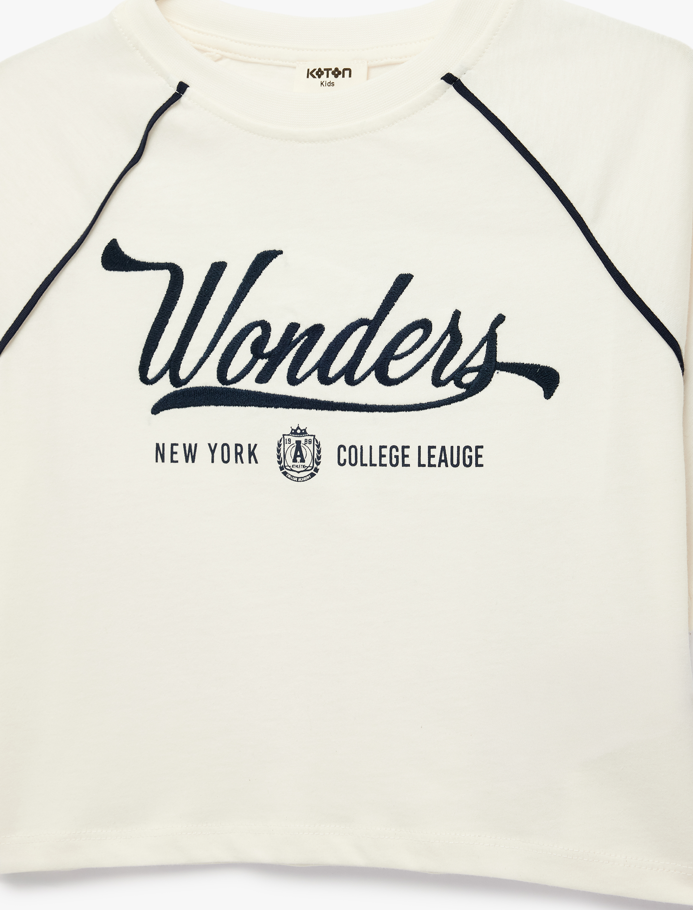  Kız Çocuk Kısa Kollu Bisiklet Yaka Nakışlı Pamuklu Tişört