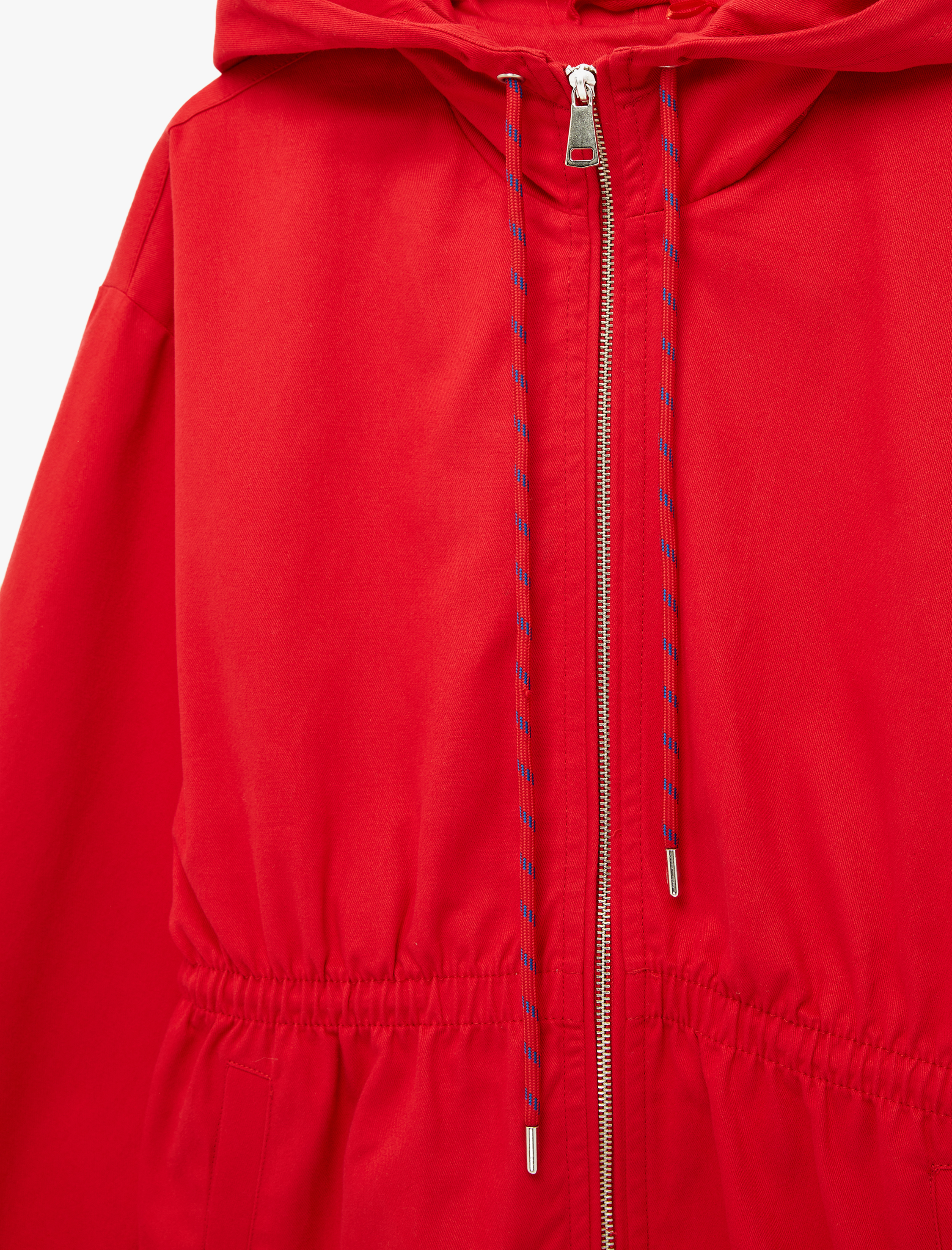   Gabardin Kumaş Cep Detaylı Büzgülü Fermuarlı Kapüşonlu Ceket