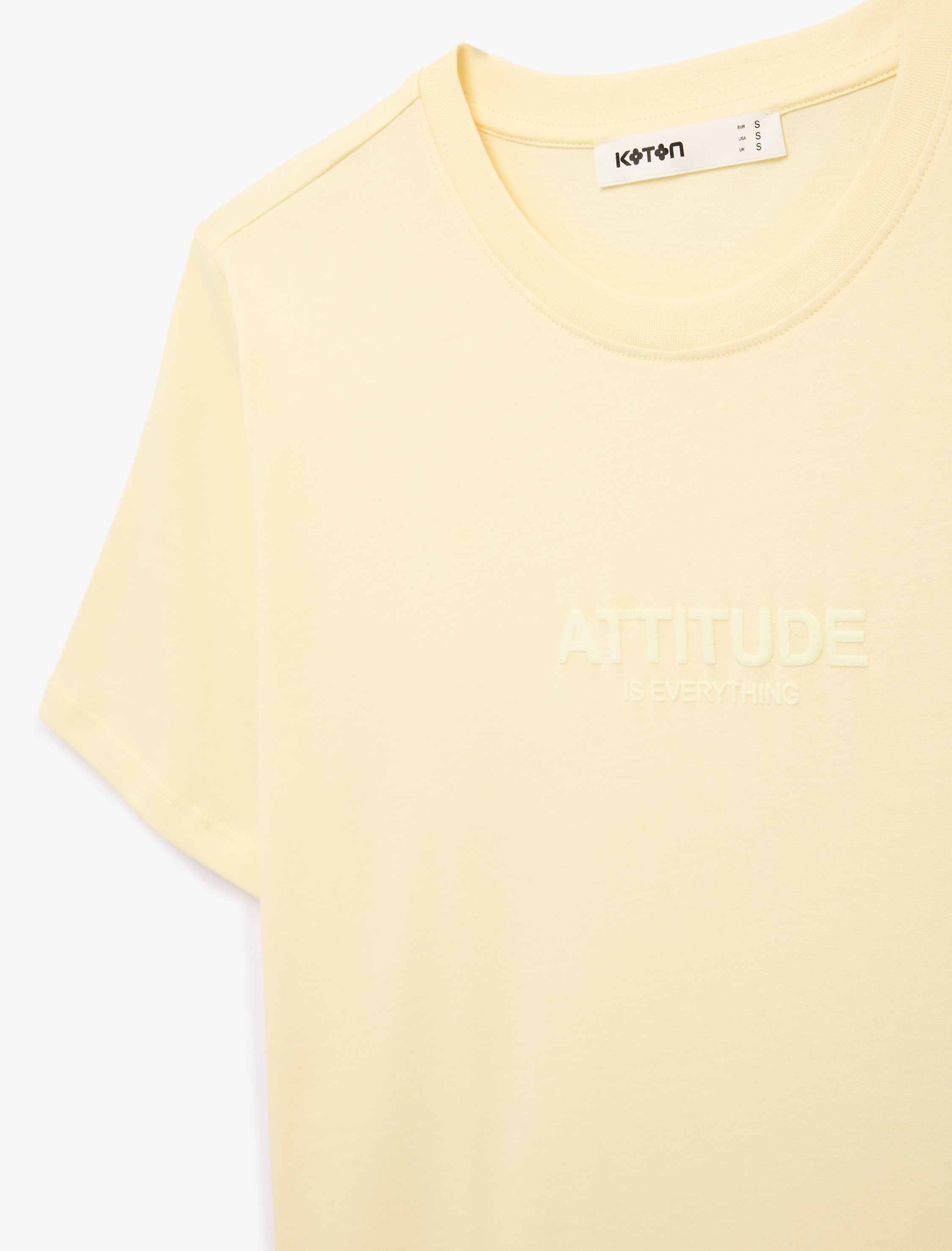   Pamuklu Kısa Kollu Bisiklet Yaka Kabartma Baskı Detaylı Tişört