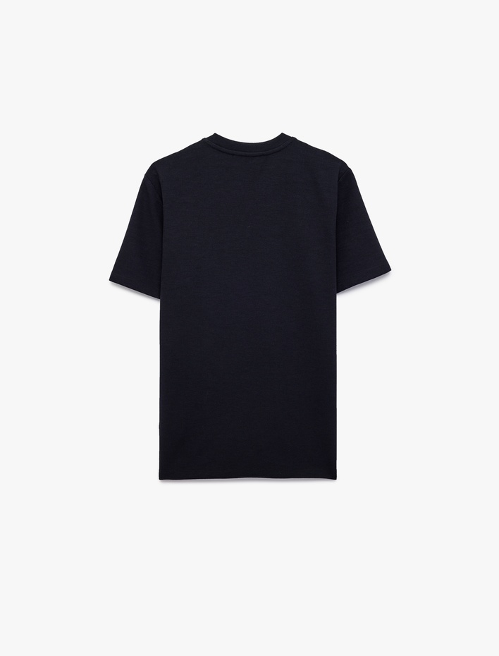  Regular Fit Kısa Kollu Nakışlı Bisiklet Yaka Tişört