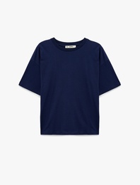 Rahat Kalıp Kısa Kollu Bisiklet Yaka Arkası Taş Detaylı Tişört