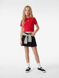 Pamuklu Kısa Kollu Kalp Pencere Detaylı Crop Tişört