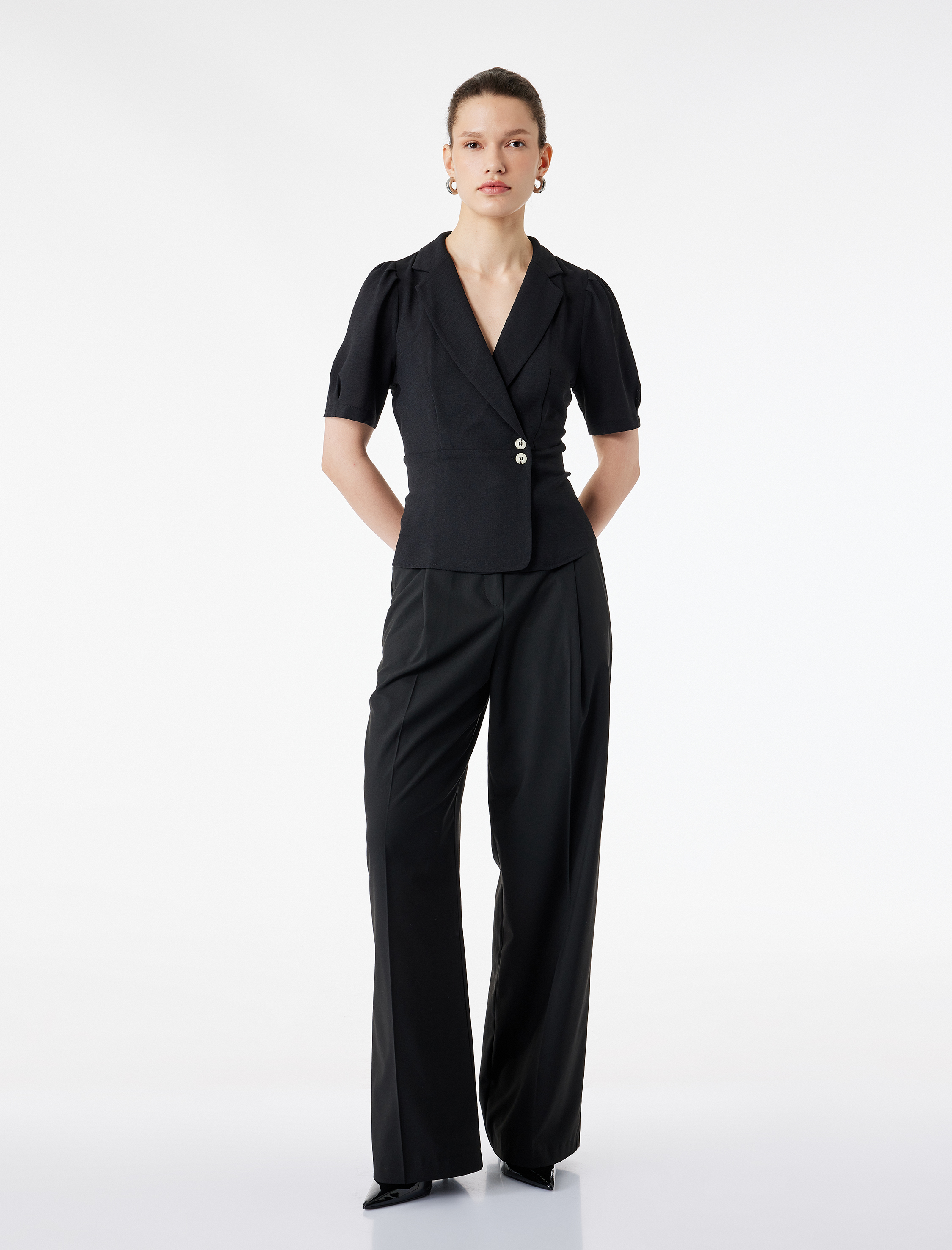   Regular Fit Düğmeli Kısa Kollu Kruvaze Yaka Gömlek