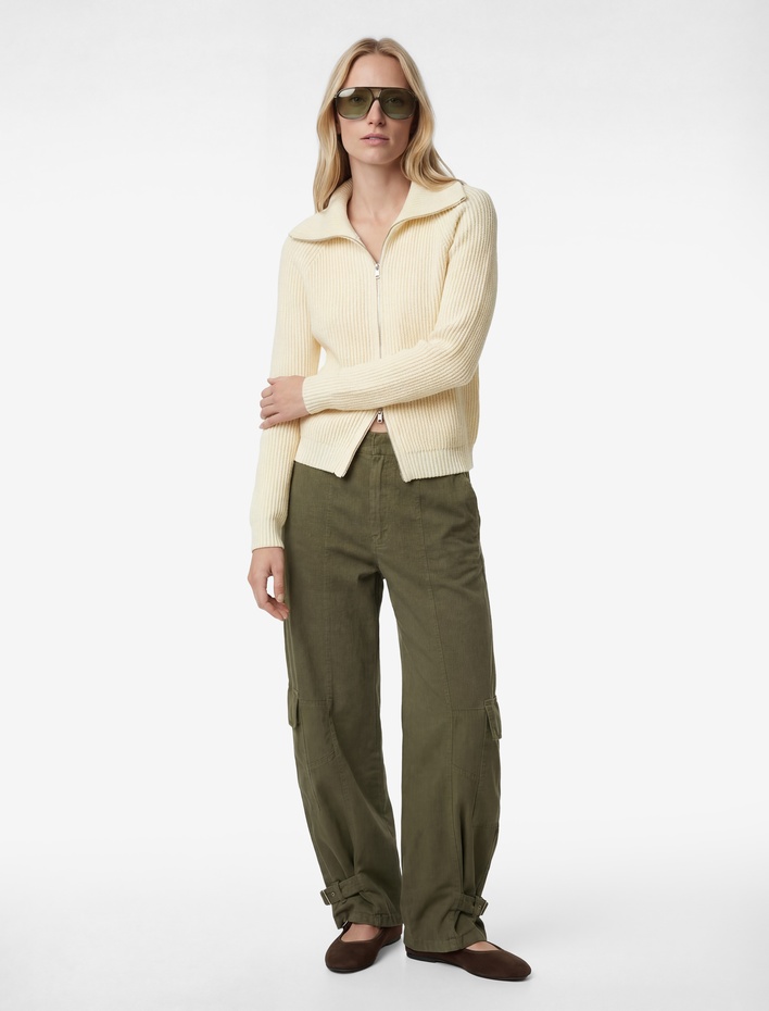  Uzun Kollu Dik Devrik Yaka Fermuarlı Triko Hırka