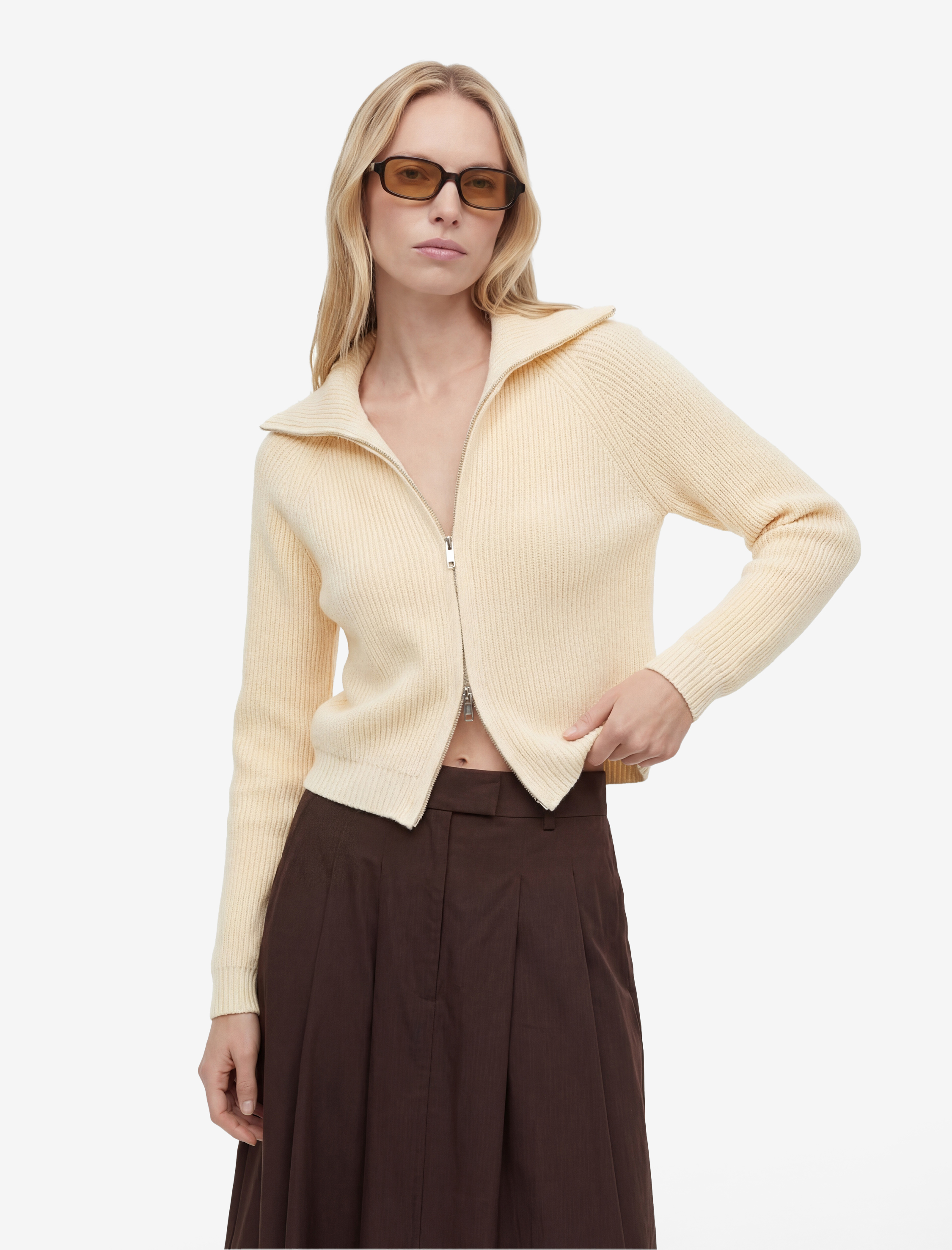   Uzun Kollu Dik Devrik Yaka Fermuarlı Triko Hırka