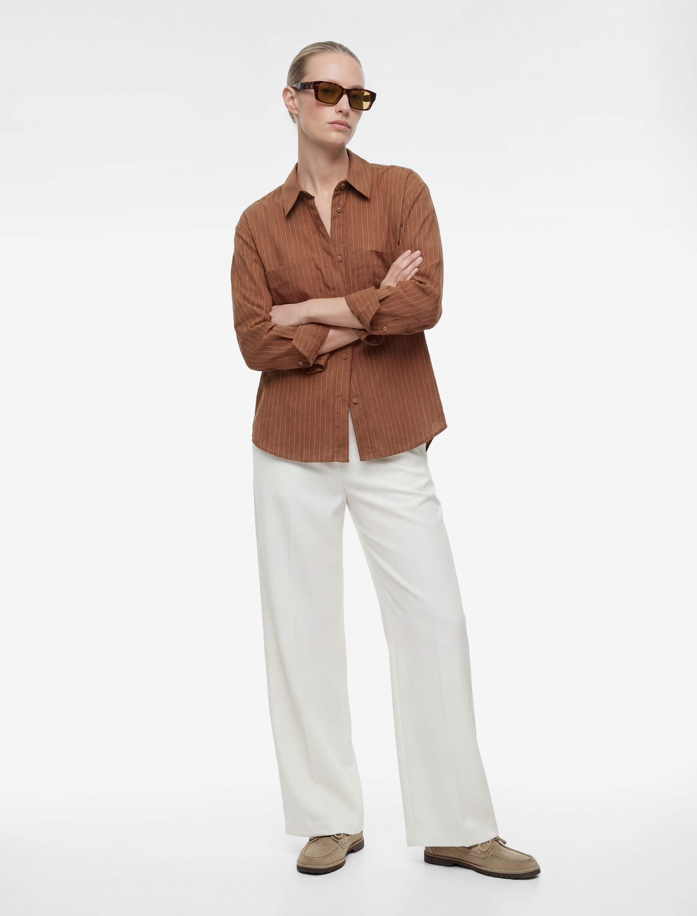   Modal Klasik Yaka Düğmeli Uzun Kollu Gömlek