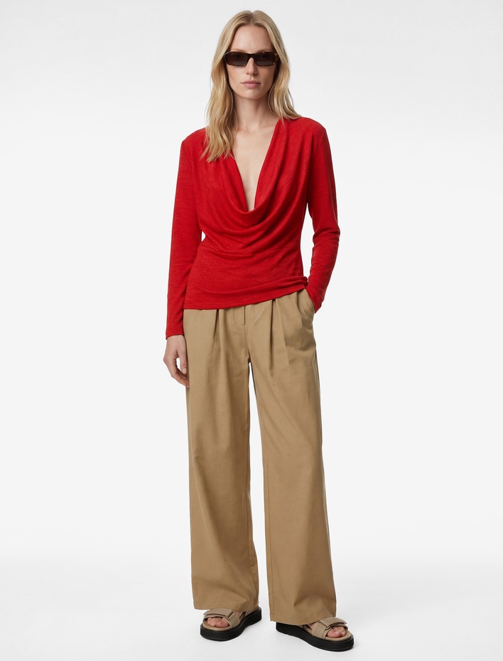  Uzun Kollu Dökümlü Degaje Yaka Bluz