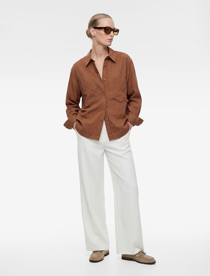  Modal Klasik Yaka Düğmeli Uzun Kollu Gömlek