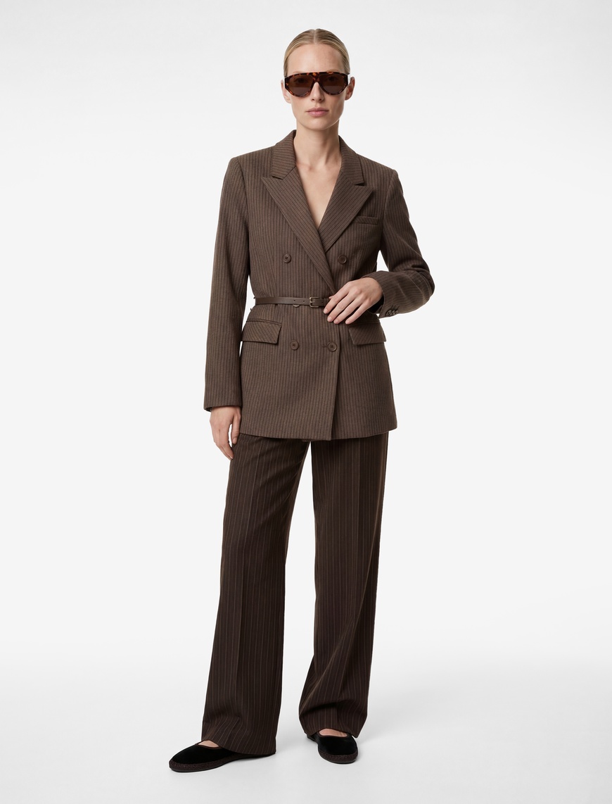 Koton Kadın Kemer Detaylı Cepli Viskon Karışımlı Düğmeli Kruvaze Yaka Blazer Ceket