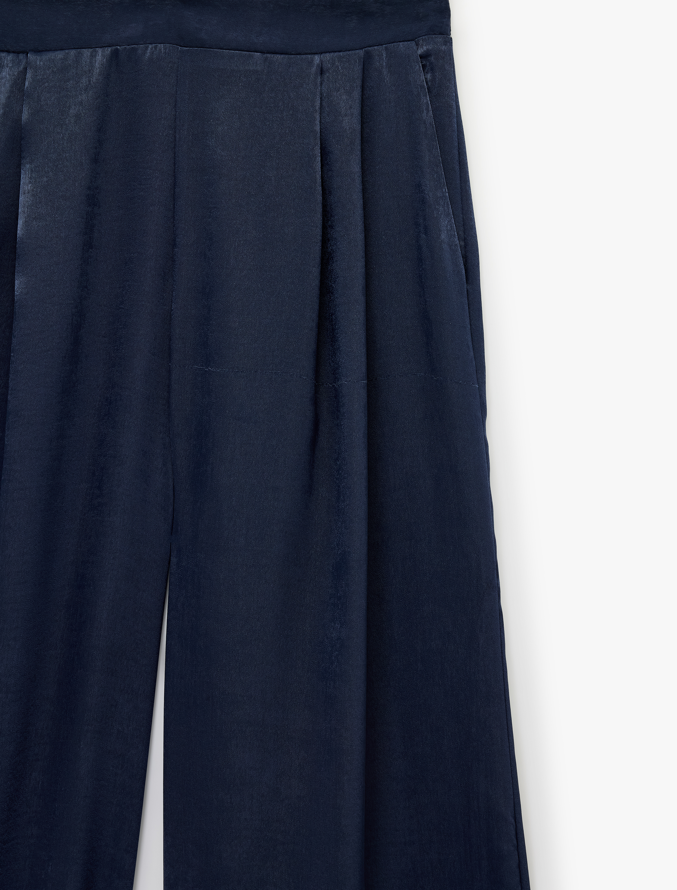   Normal Bel Pileli Cep Detaylı Geniş Paça Saten Pantolon