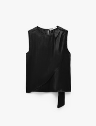 Dökümlü Şal Yaka Fular Detaylı Kolsuz Saten Bluz