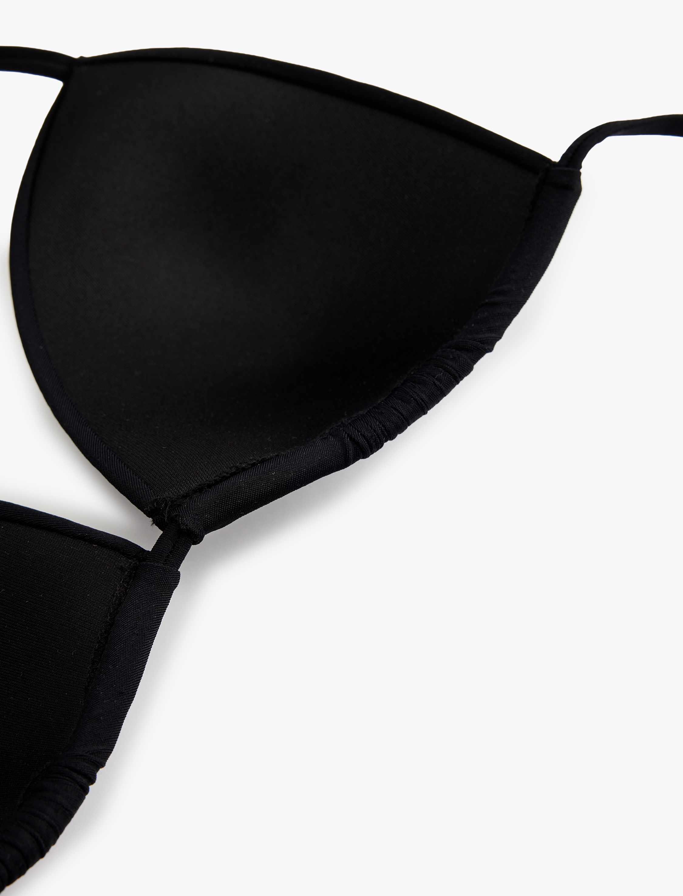   Boyundan Bağlamalı Üçgen Bikini Üstü