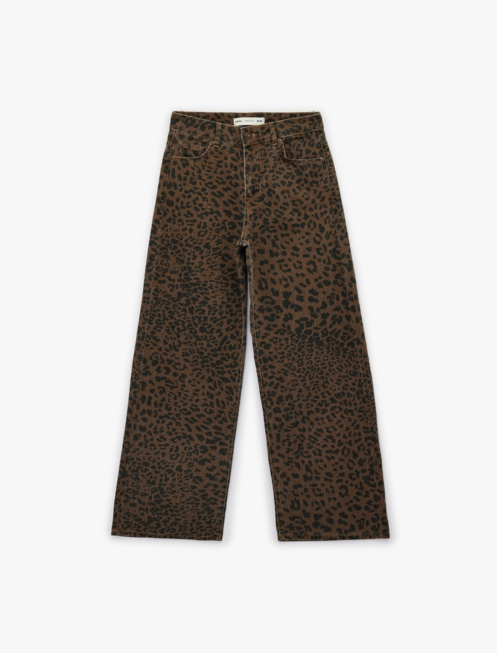  Koton X Sima Tarkan -  Pamuklu Düğmeli Cepli Bol Kalıp Leopar Desenli Jean Pantolon