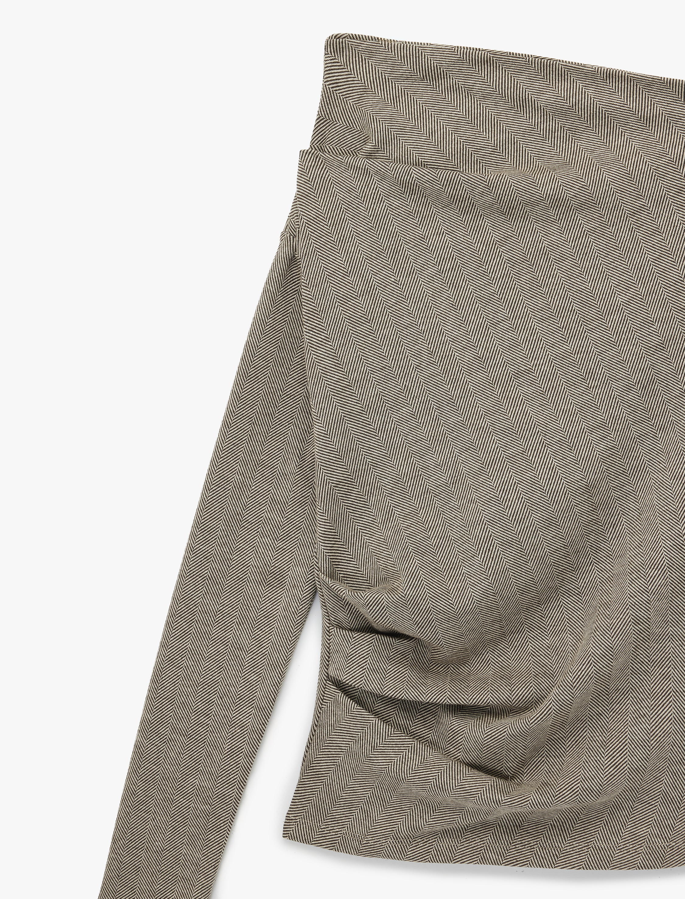   Koton X Şahika Ercümen - Slim Fit Uzun Kollu Asimetrik Yaka Açık Omuz Bluz