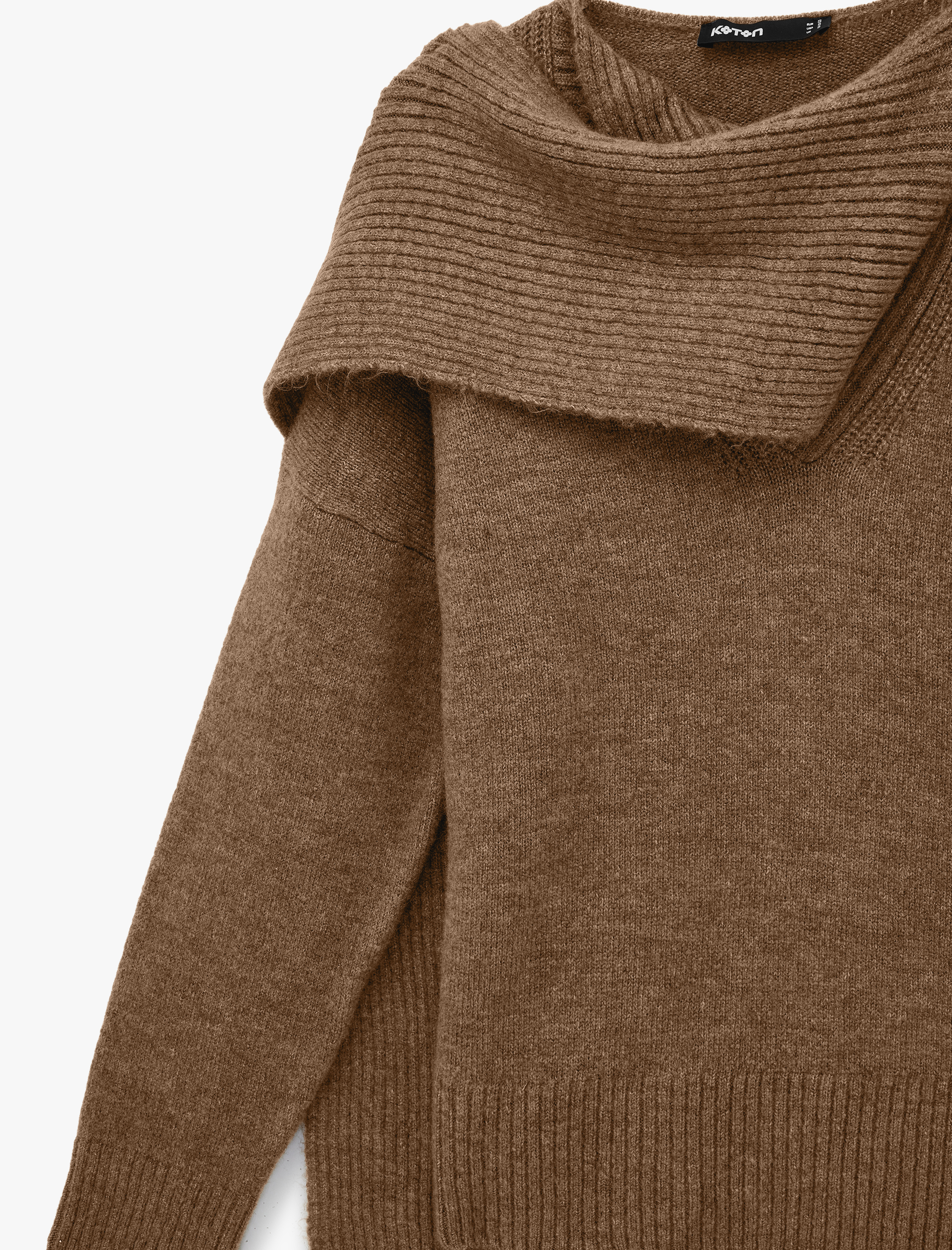   Koton X Şahika Ercümen - Uzun Kollu Oversize Triko Atkılı Kazak