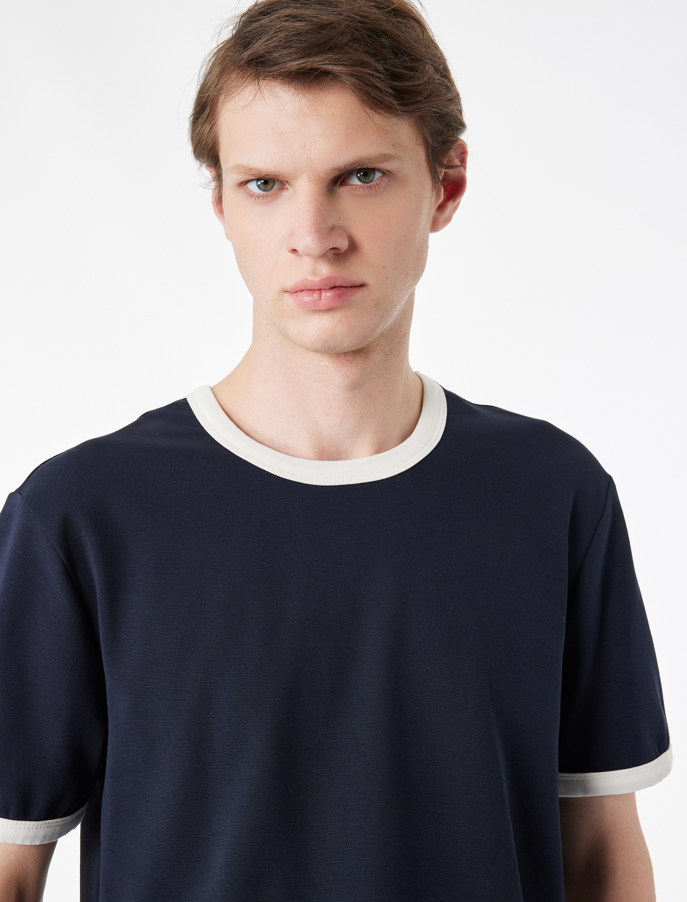   Kısa Kollu Biyeli Pamuklu Bisiklet Yaka Slim Fit Tişört