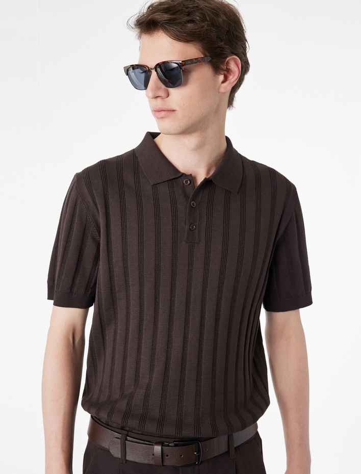  Regular Fit Kısa Kollu Dokulu Düğmeli Polo Yaka Triko Tişört