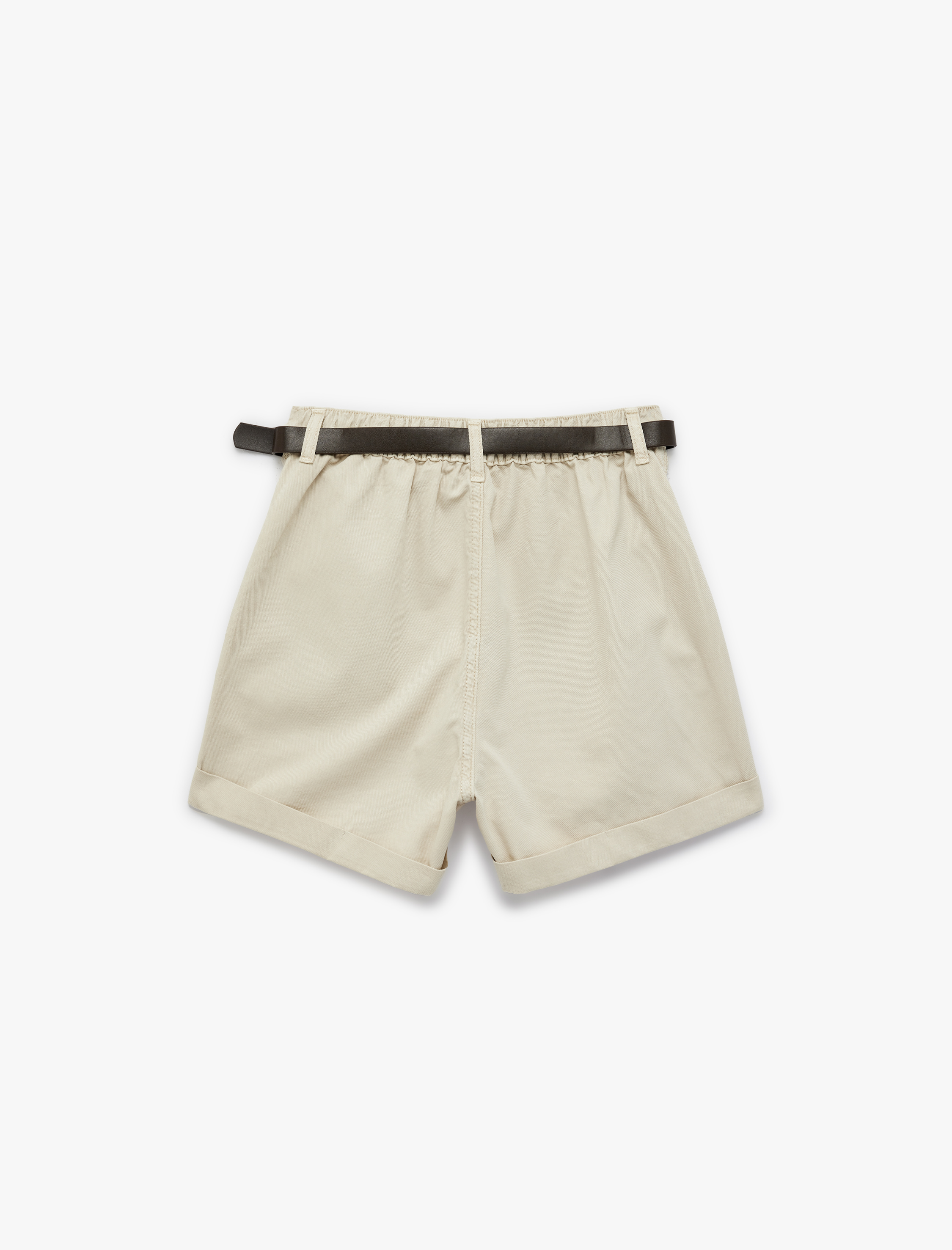   Pamuklu Rahat Kalıp Cepli Kemer Detaylı Mini Şort