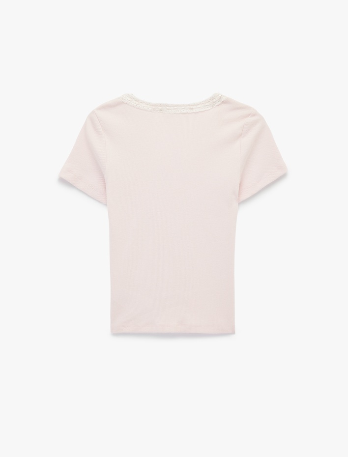  Slim Fit Kısa Kollu Dantel Detaylı Fiyonklu V Yaka Tişört