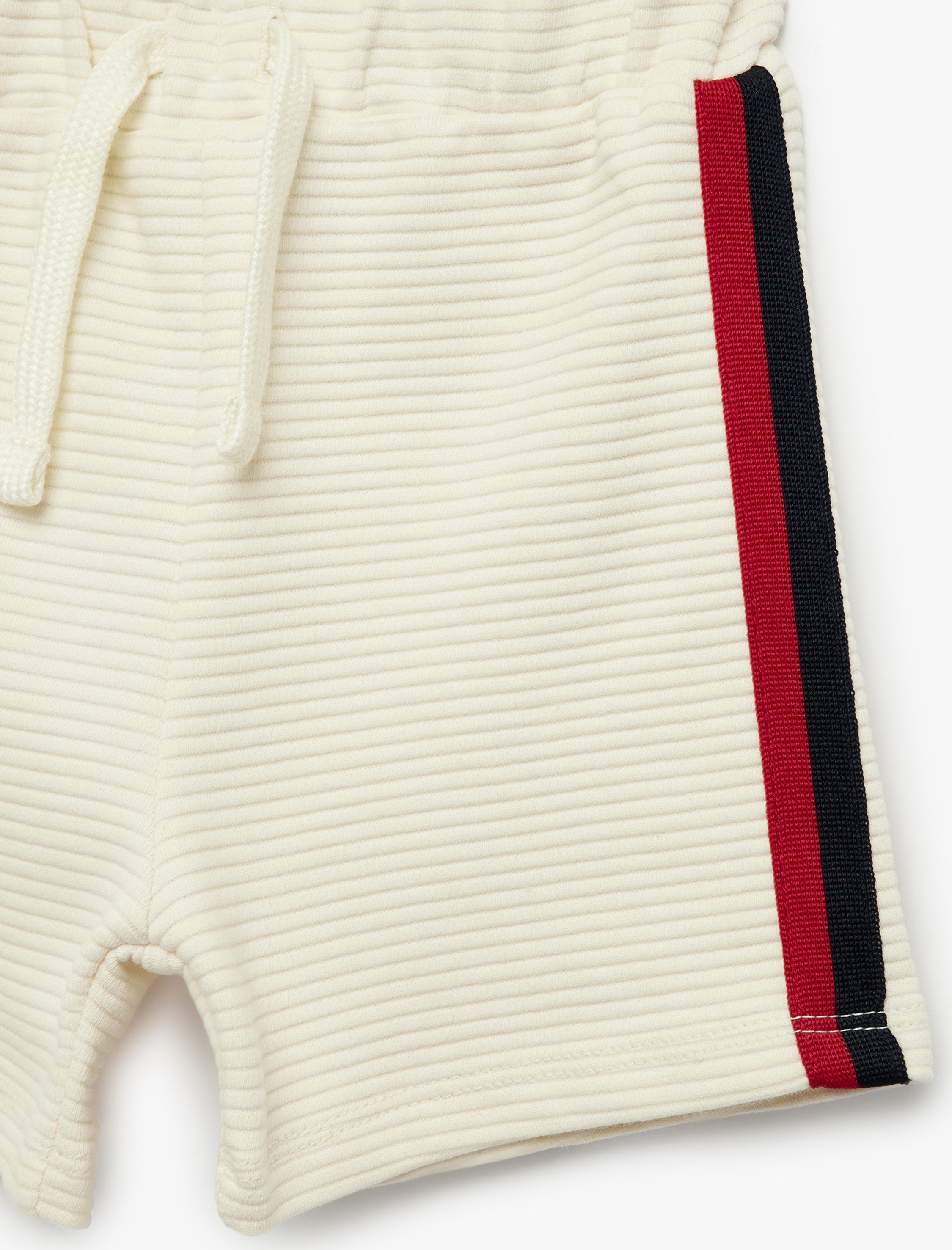  Erkek Bebek Pamuklu Şerit Detaylı Dokulu Şort