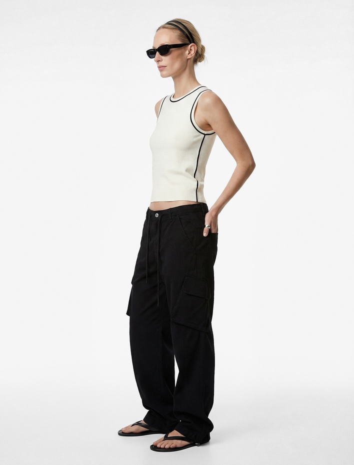  Kontrast Detaylı Bisiklet Yaka Kolsuz Triko Atlet