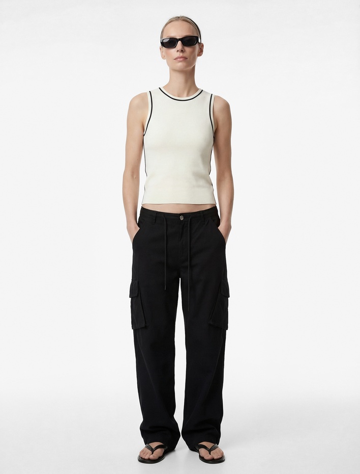  Kontrast Detaylı Bisiklet Yaka Kolsuz Triko Atlet