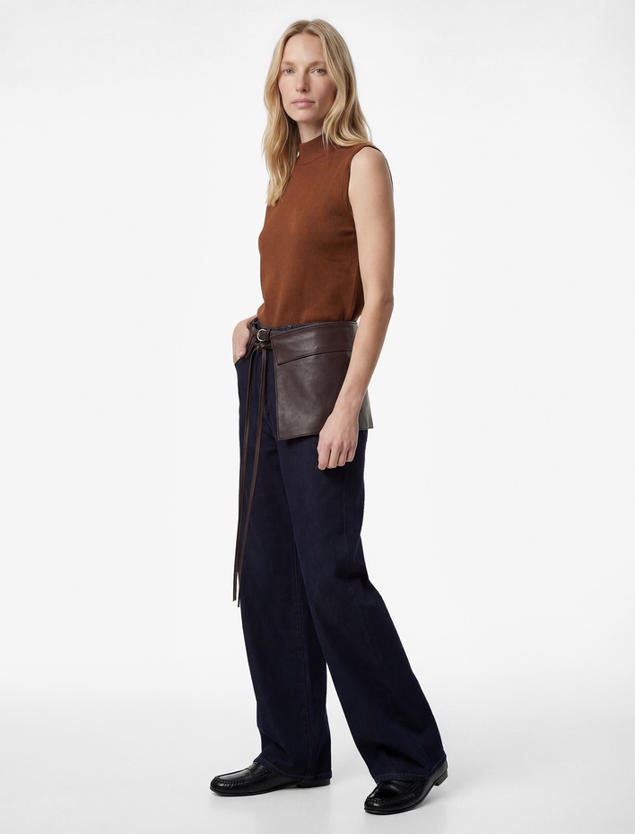  Dik Yaka Kolsuz Triko Bluz