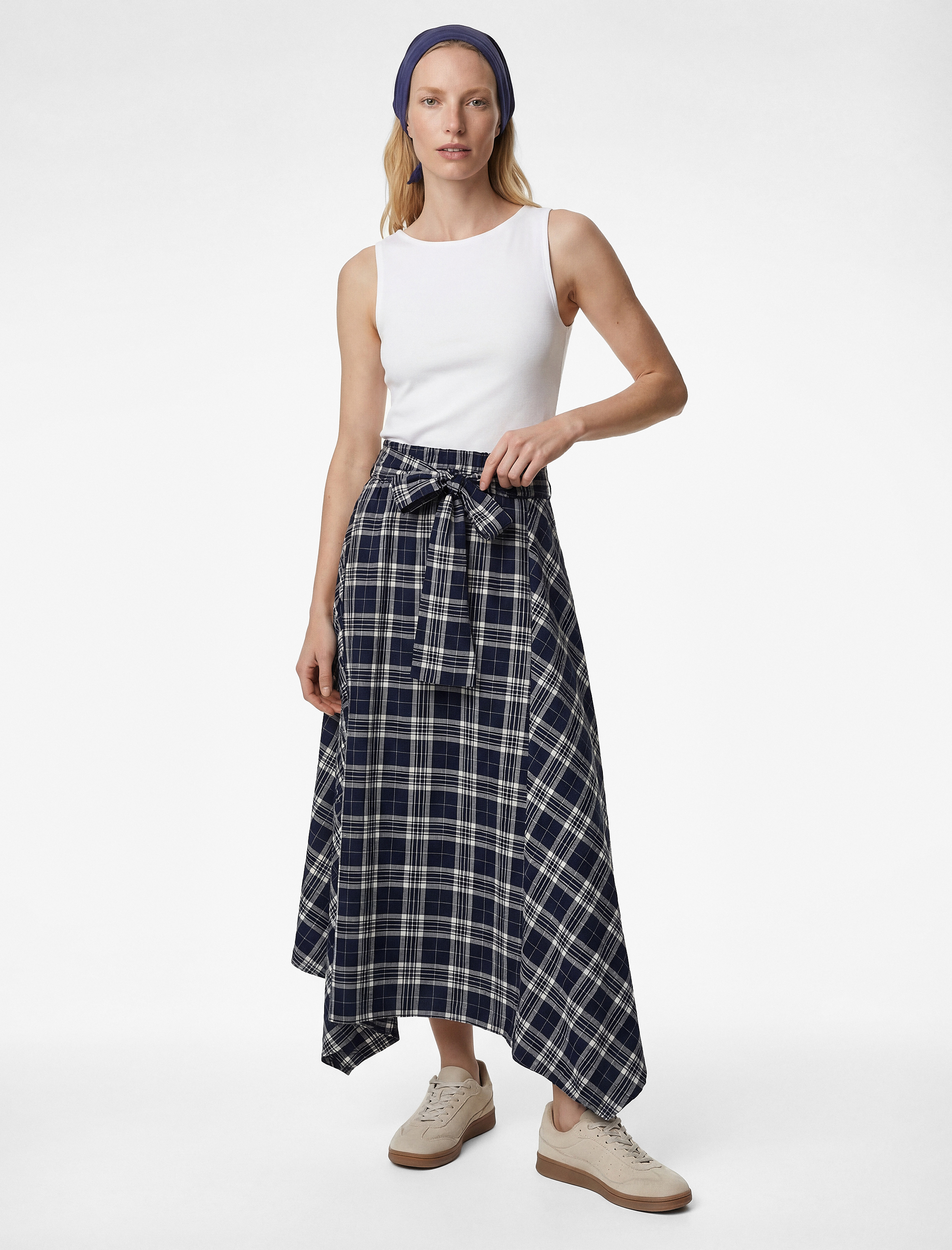   Pamuklu Slim Fit Kolsuz Kayık Yaka Bluz