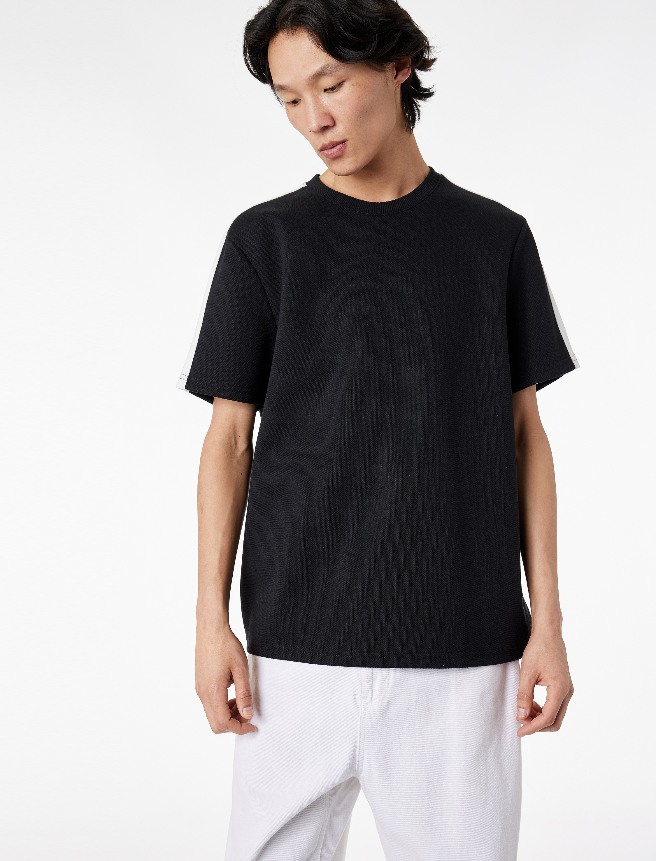   Regular Fit Renk Bloklu Tok Kumaş Bisiklet Yaka Kısa Kollu Tişört