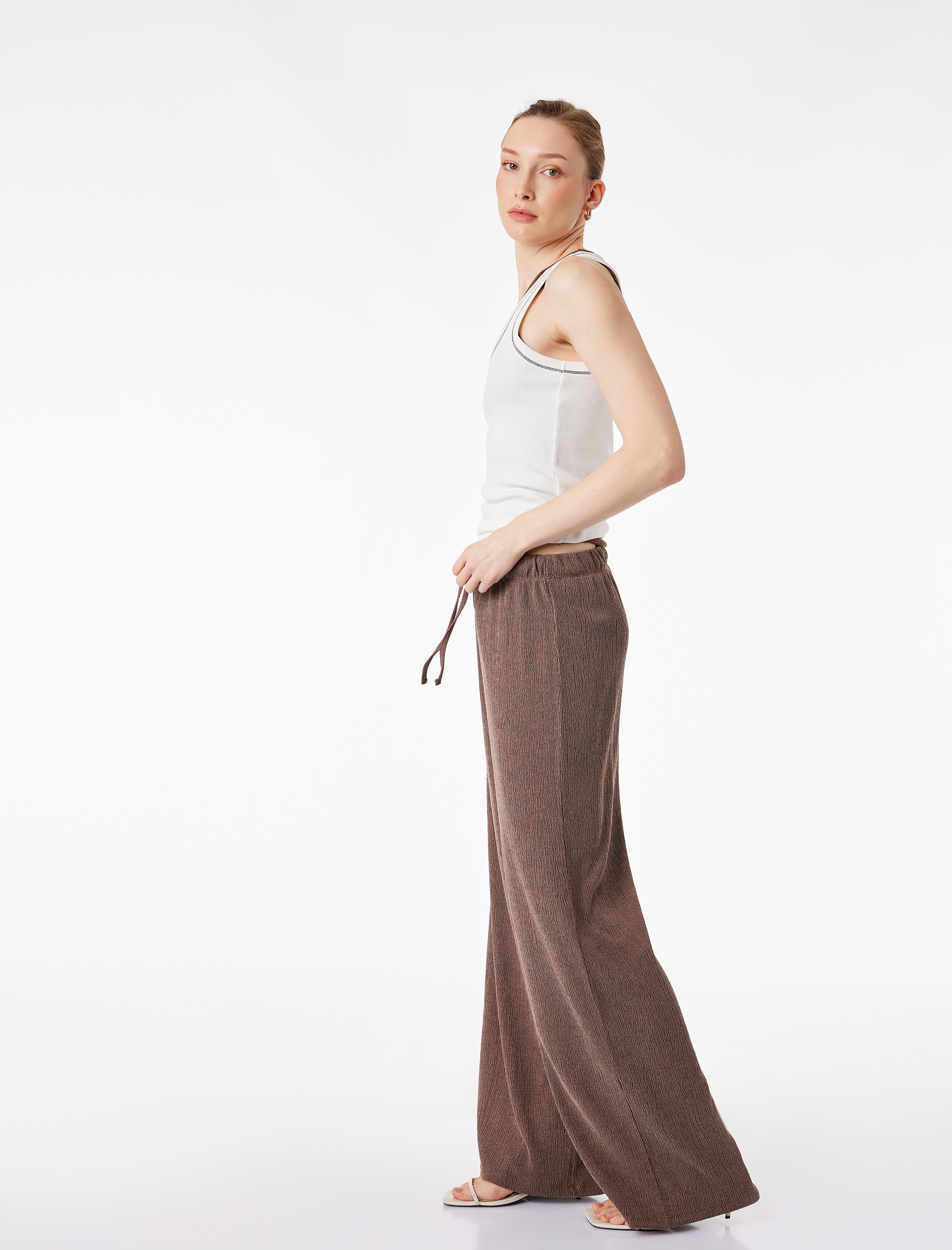   Bürümcük Kumaş Beli Bağcıklı Geniş Paça Pantolon