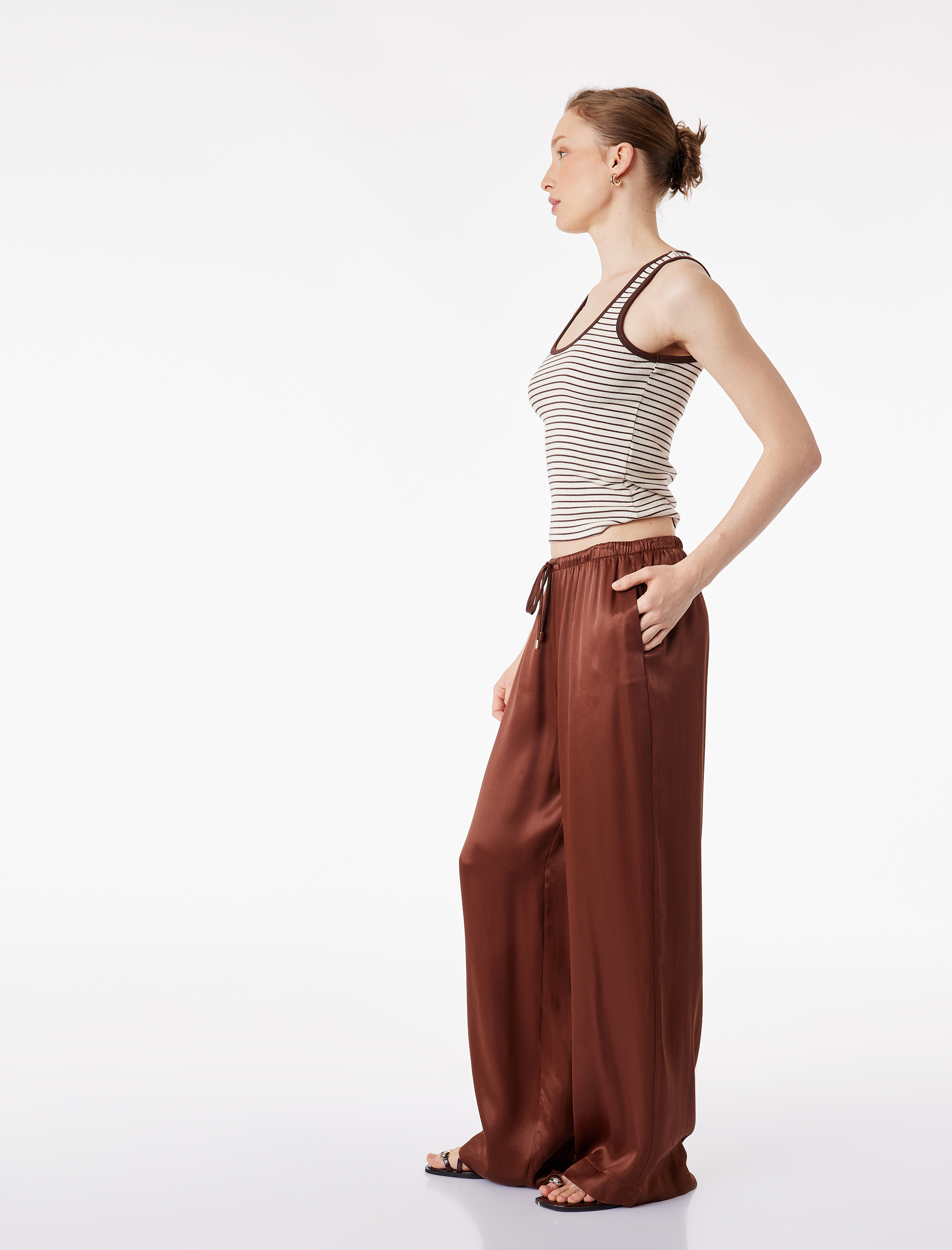   Beli Bağlamalı Düz Bol Paça Saten Pantolon