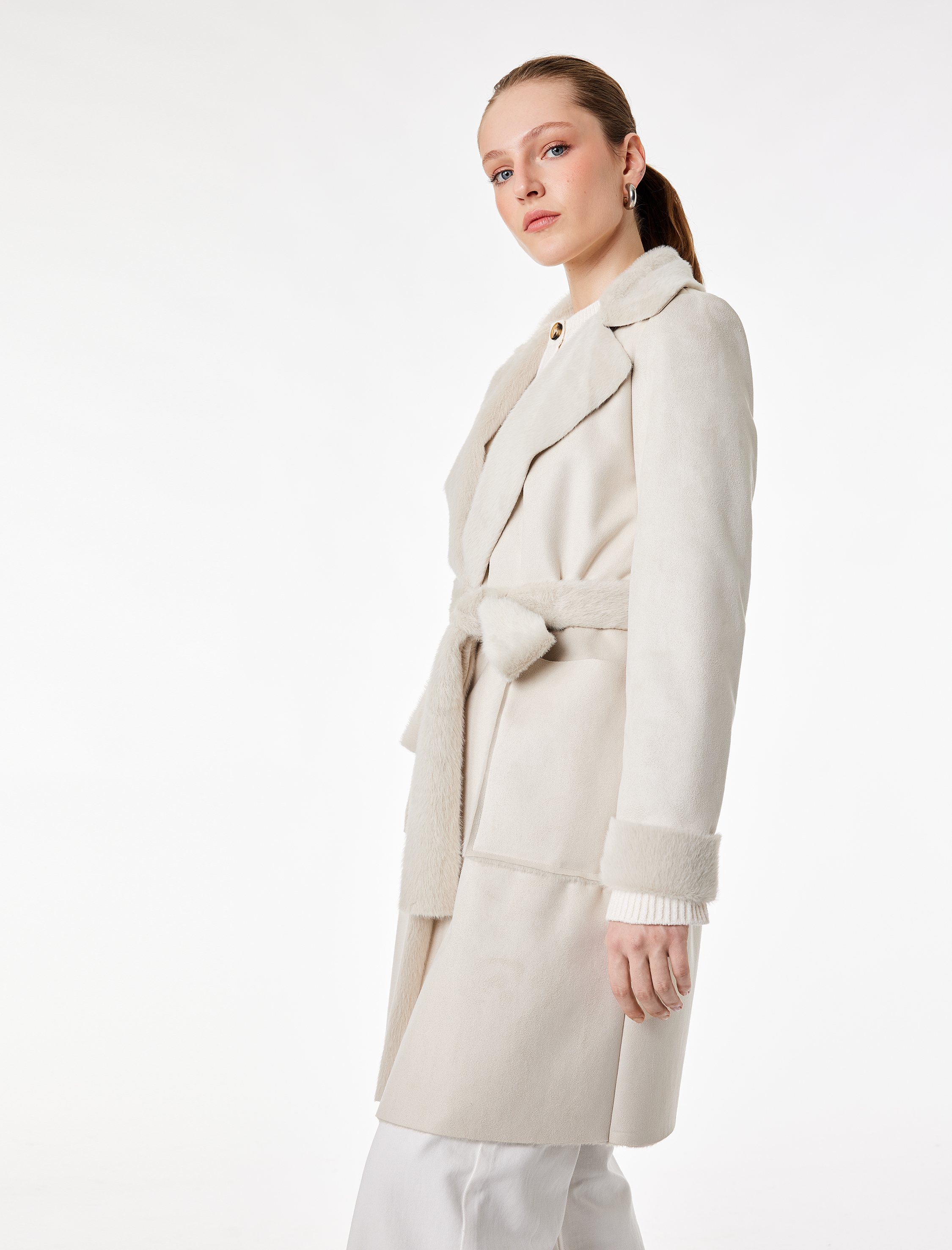   Uzun Kollu Cepli Kemerli Yakası Suni Kürklü Bonded Kaban