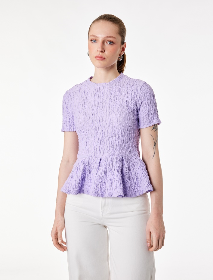  Slim Fit Bisiklet Yaka Kısa Kollu Dokulu Peplum Bluz