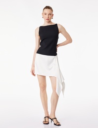 Asimetrik Kesim Renk Bloklu Kolsuz Kayık Yaka Mini Elbise