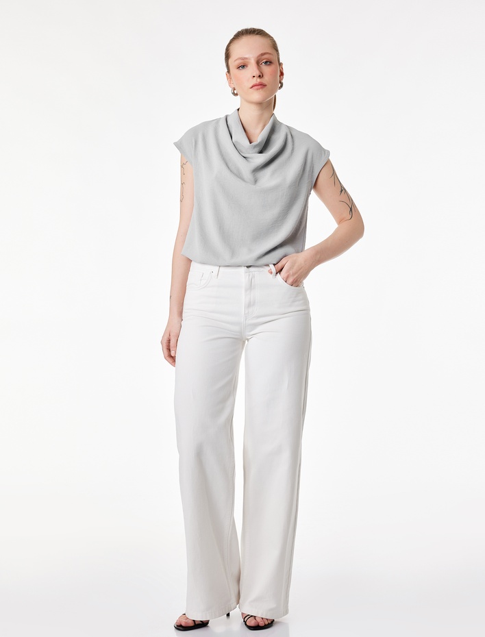  Aerobin Kumaş Dökümlü Yaka Kolsuz Bluz