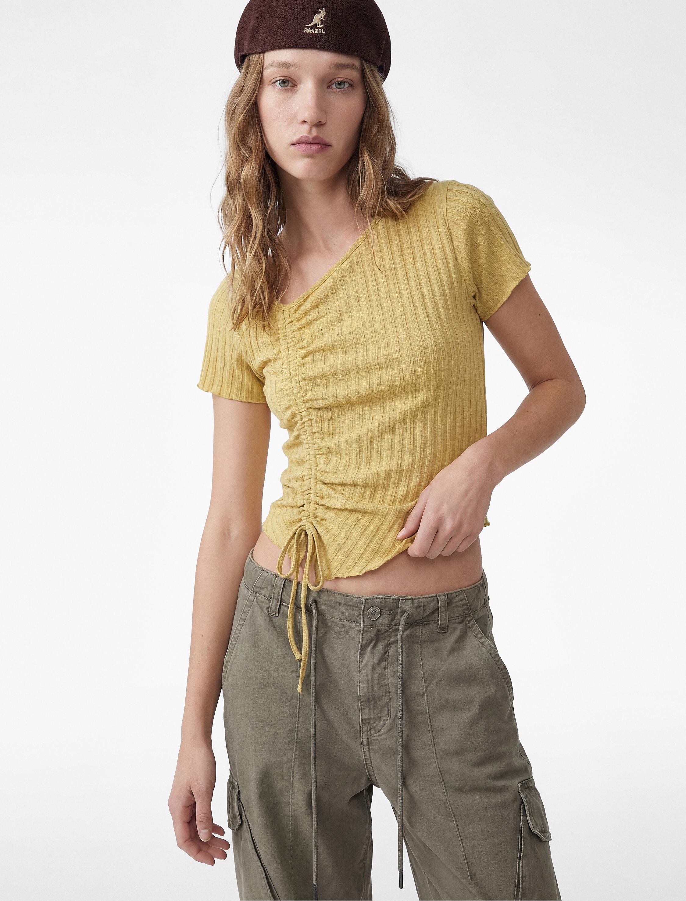   Asimetrik Kesim Büzgülü Kısa Kollu Bürümcük Bisiklet Yaka Bluz