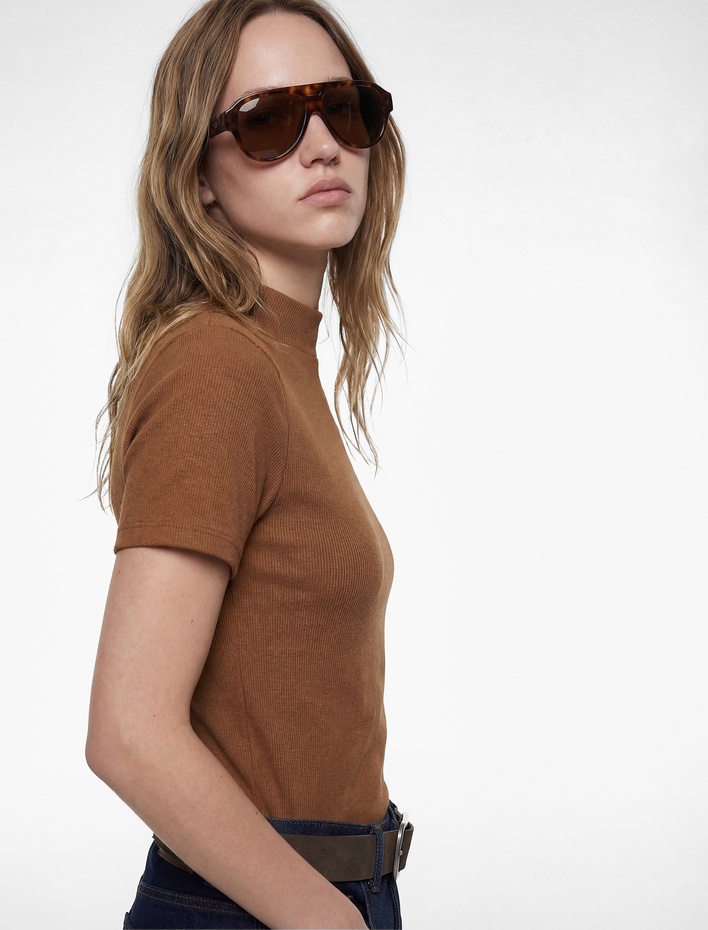  Modal Karışımlı Slim Fit Kısa Kollu Dik Yaka Tişört