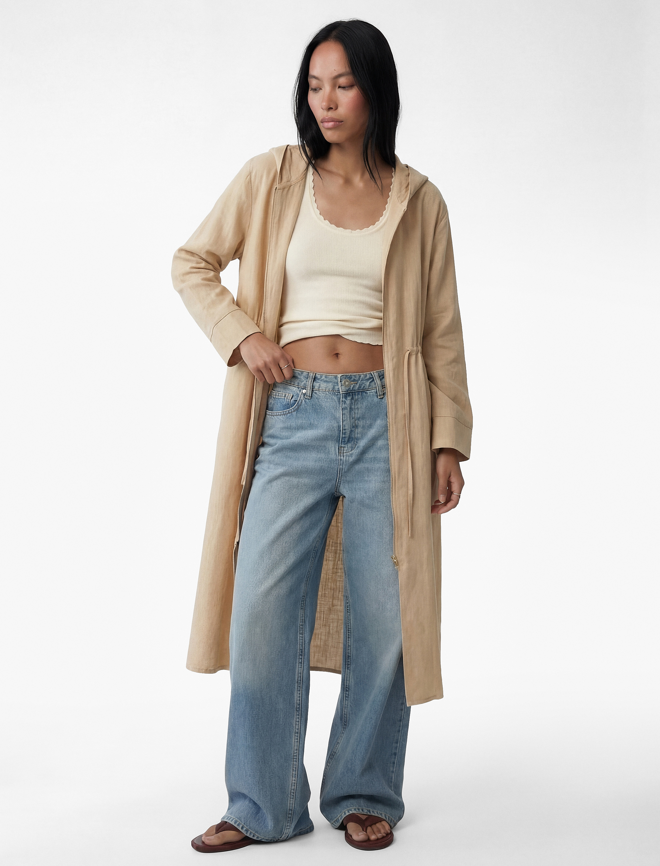   Belden Bağlama Detaylı Uzun Kollu Fermuarlı Kapüşonlu Uzun Ceket