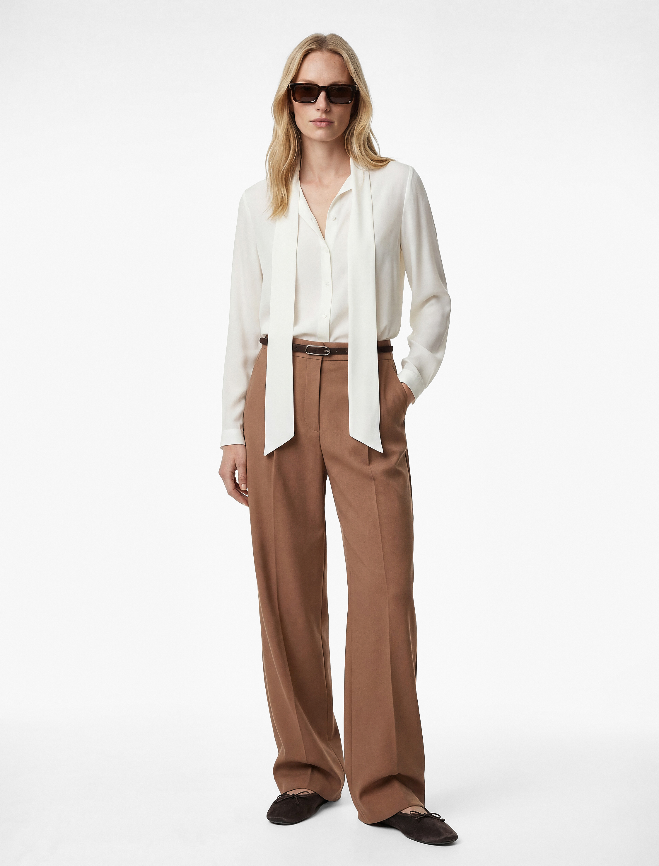   Regular Fit Fular Yaka Uzun Kollu Gömlek