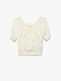 Pamuklu Gipeli Kare Yaka Fiyonklu Balon Kollu Bluz