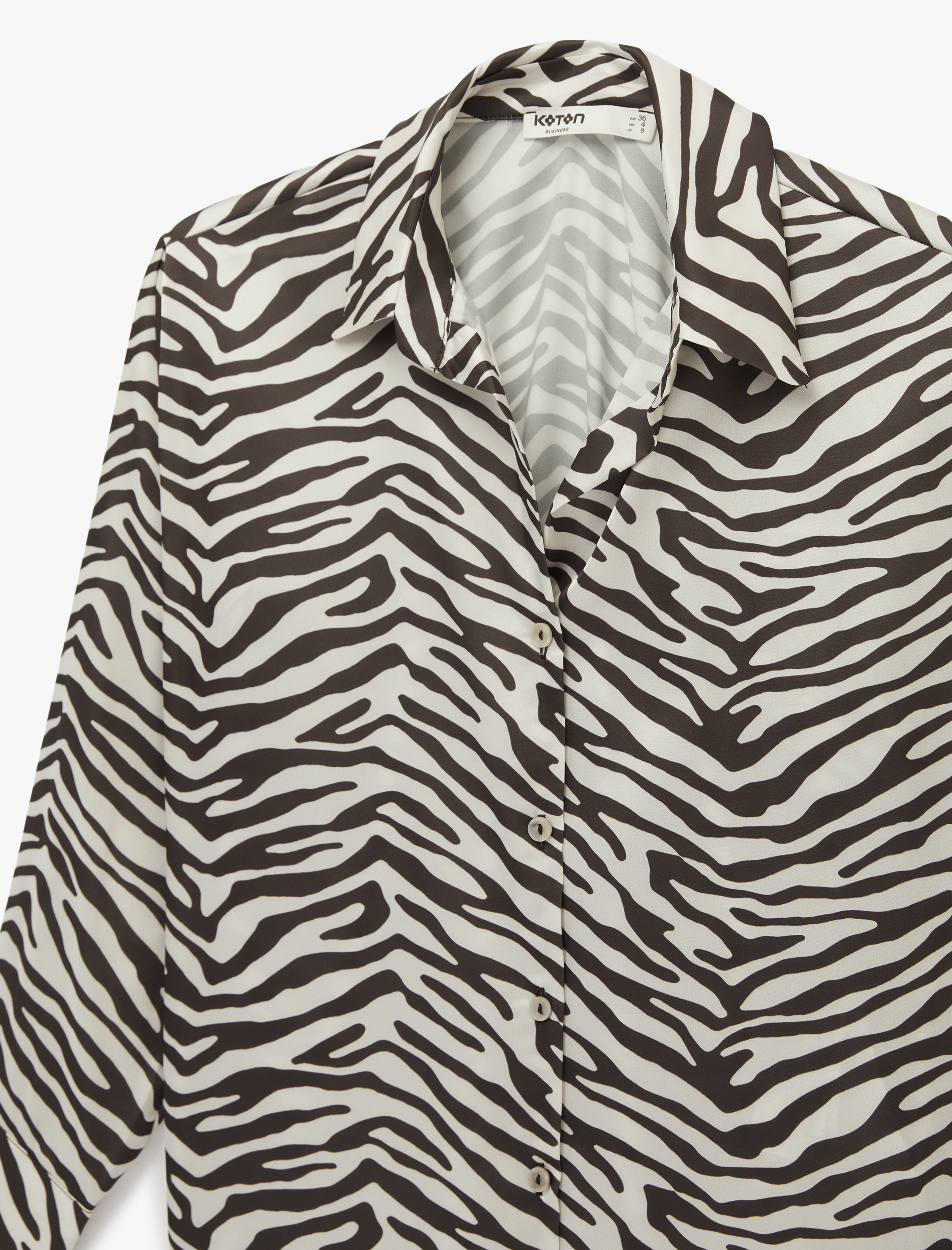   Uzun Kollu Düğmeli Zebra Desenli Klasik Yaka Saten Gömlek