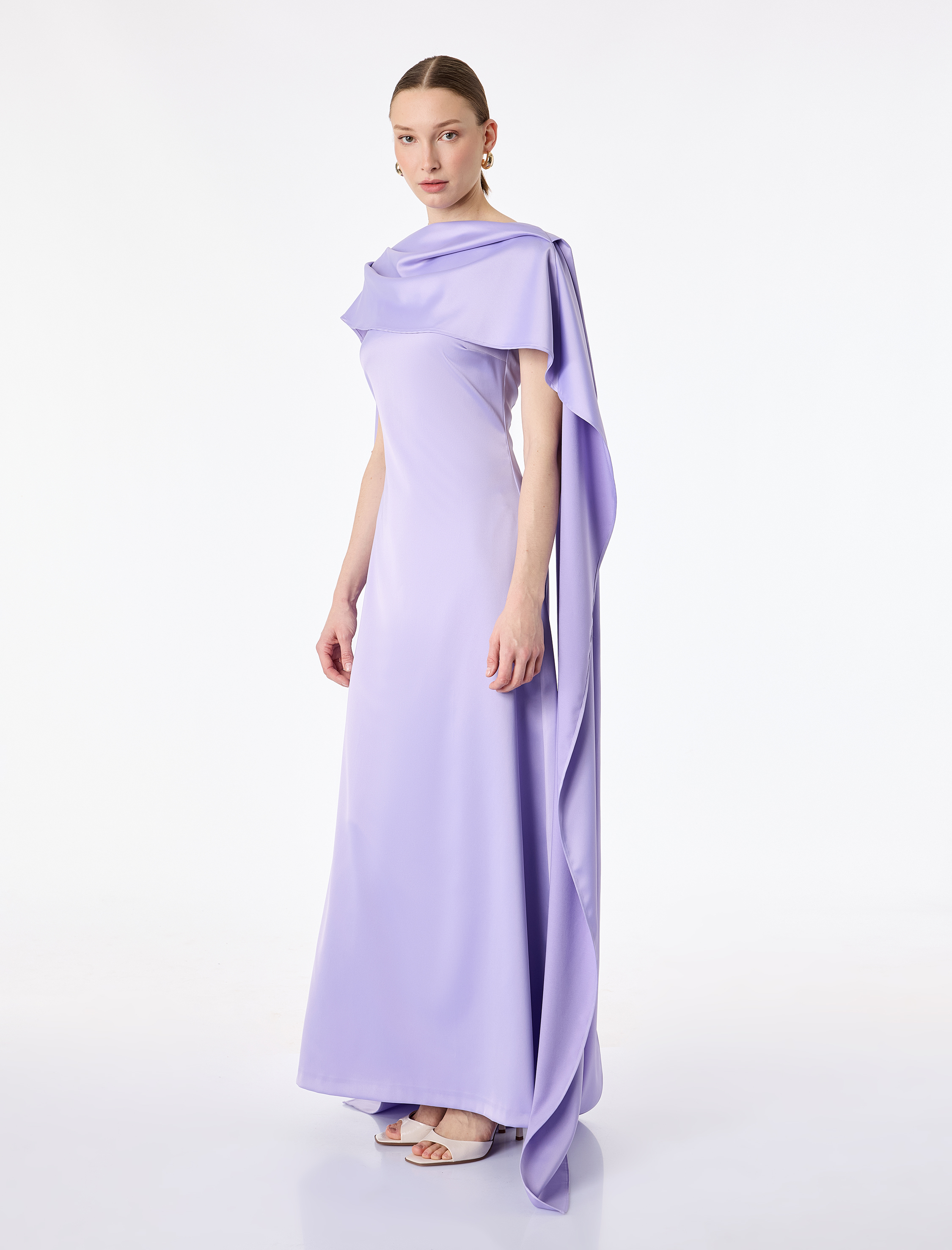   Düz Kesim Kısa Kollu Kayık Yaka Uzun Saten Abiye Elbise