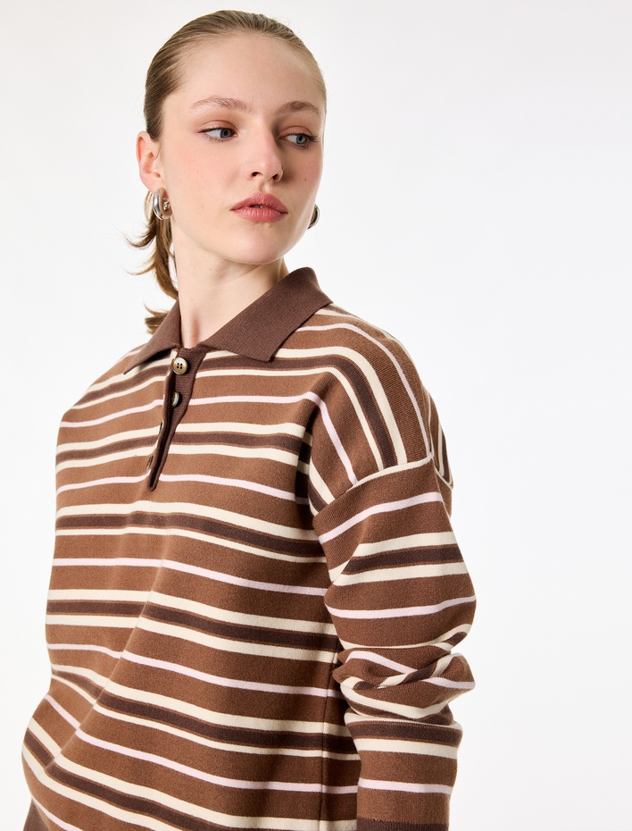  Uzun Kollu Yarım Düğme Detaylı Polo Yaka Çizgili Triko Kazak